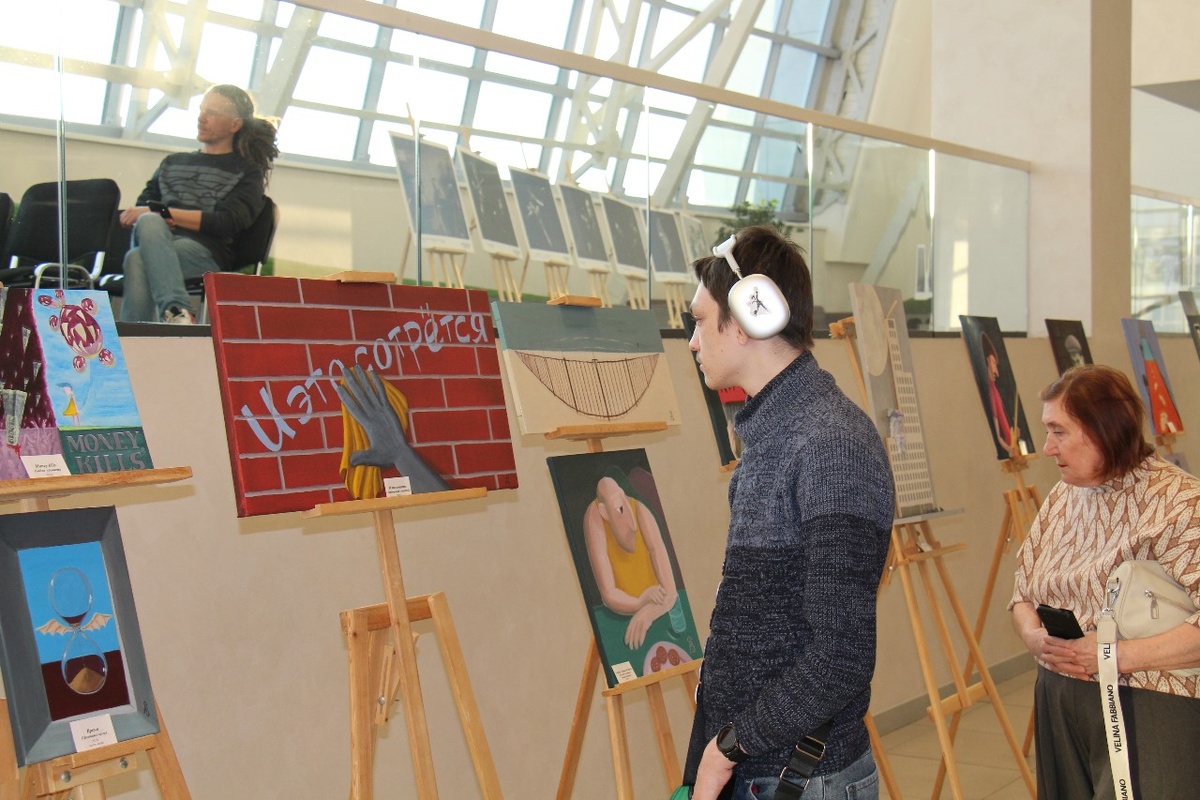 Матвей и картины дяди Саши.☺️