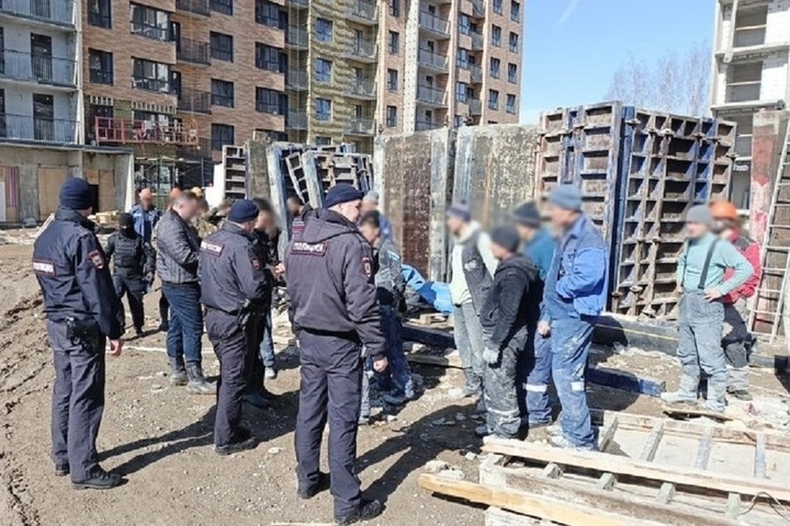 Двое экс-мигрантов, признанных виновными в организации незаконной миграции в Ярославской области, лишены гражданства Российской Федерации