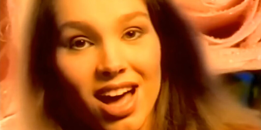 Как сейчас выглядит пропавшая звезда 2000-х Лена Зосимова, которую "воскресил" Максим Фадеев