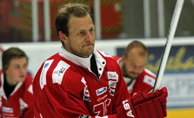    Никлас Лихаген / Источник фото: ХК «Эребру»