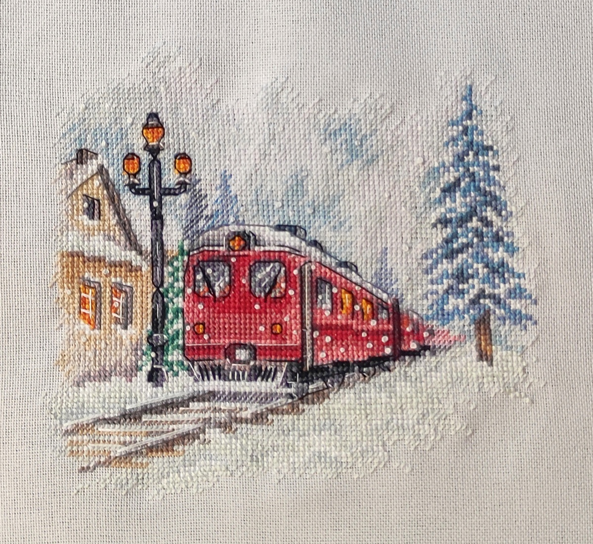 Мой первый финиш в этом году! Скажу честно: вышитая работа мне нравится гораздо больше, чем превью. 