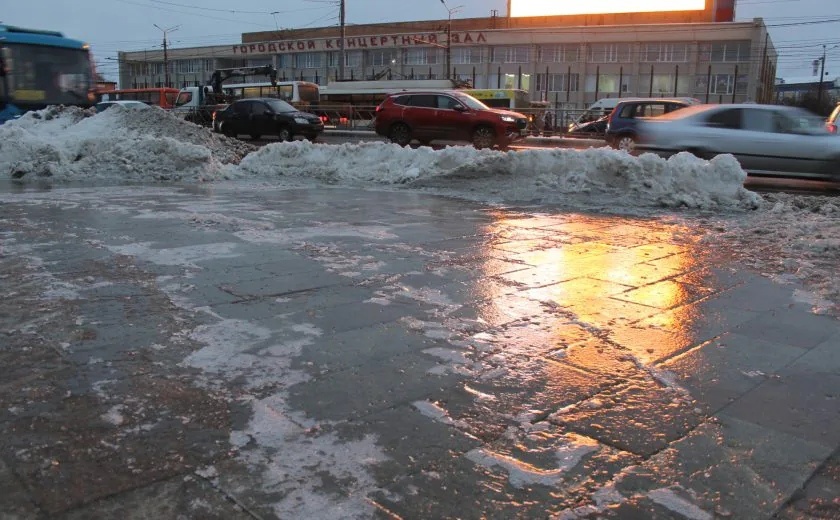 Лайфхаки против магазинных ледоступов: готовим обувь к гололёду — когда важно дойти, а не доехать