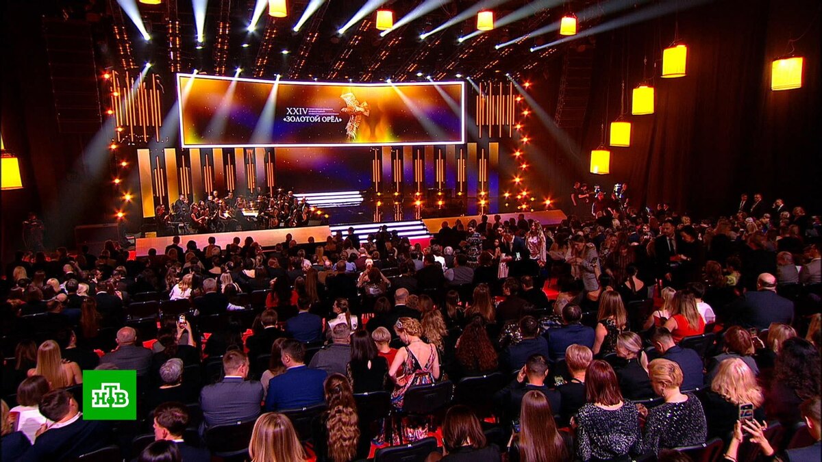    Премия «Золотой орёл»: звезды кино собрались на церемонии в «Мосфильме»