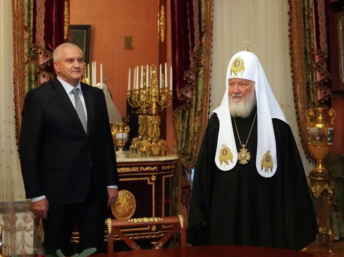    Патриарх Московский и всея Руси Кирилл и глава Крыма Сергей Аксенов во время встречи | © Фото : Аксёнов Z 82/MAX