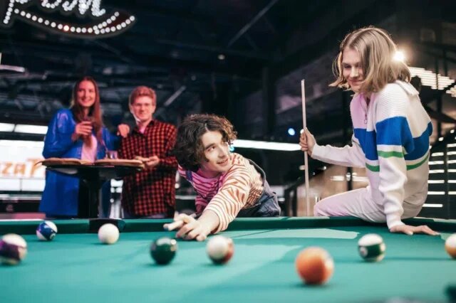    Бильярд — лишь одно из множества развлечений, которые предоставляет MazaPark в любую погоду