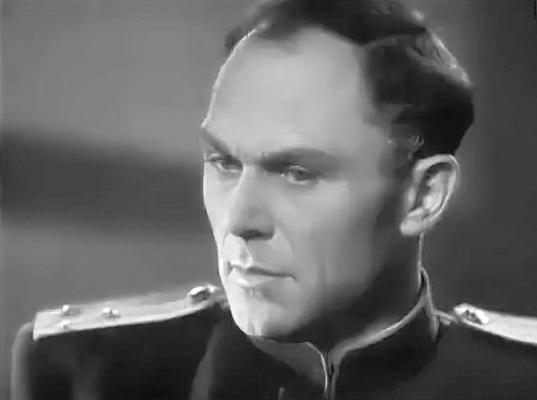 Сергей Лукьянов в роли полковника госбезопасности Ларцева