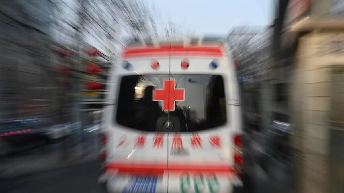    Детская шалость или системный сбой? Как петарда взорвала улицу в Сычуани