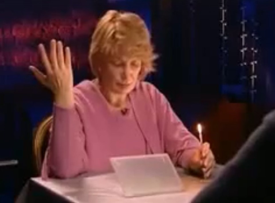    Ближе всех к истине оказалась Альбина Силицкая. Кадр передачи «Битва экстрасенсов» / ТНТ