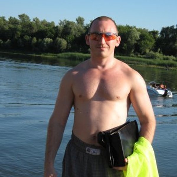 Я и мне 30 лет и мой 1 раз еду на море ⛵ и в тех самых ОЧКИ ЗА 3 000 Р. СО СМЕННЫМИ СТЕКЛАМИ , А С ЧЕРНЫМИ СТЕКЛАМИ 👇 СУПЕР ЛЕЖА 👍 НА ПЛЯЖЕ У МОРЯ 🌊