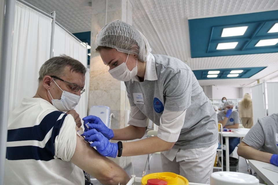    Академик Румянцев призвал пожилых пройти вакцинацию от пяти заболеваний Светлана МАКОВЕЕВА