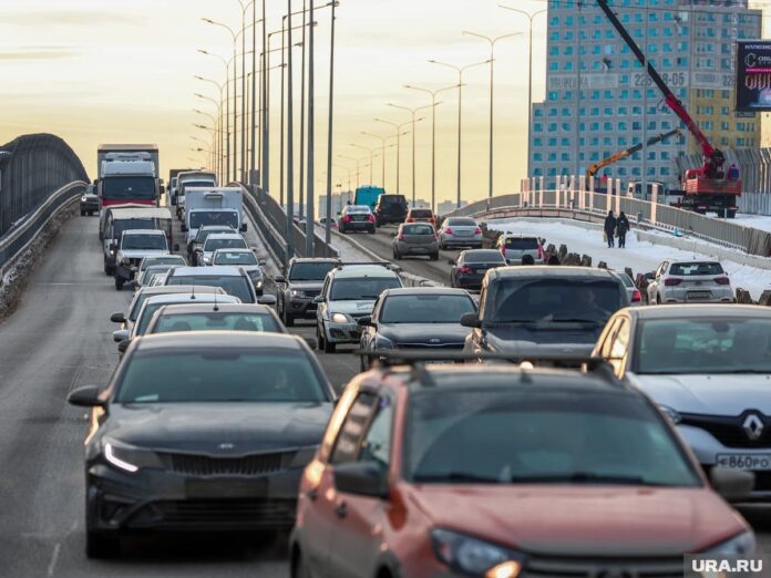    Памятник эффекту «Калины» — символ российской стойкости и портала в 2030-е годы