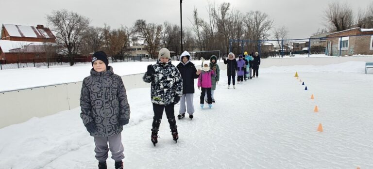    «Вечер на коньках»: в 19 школах Оренбурга прошли массовые катания Оренбуржье