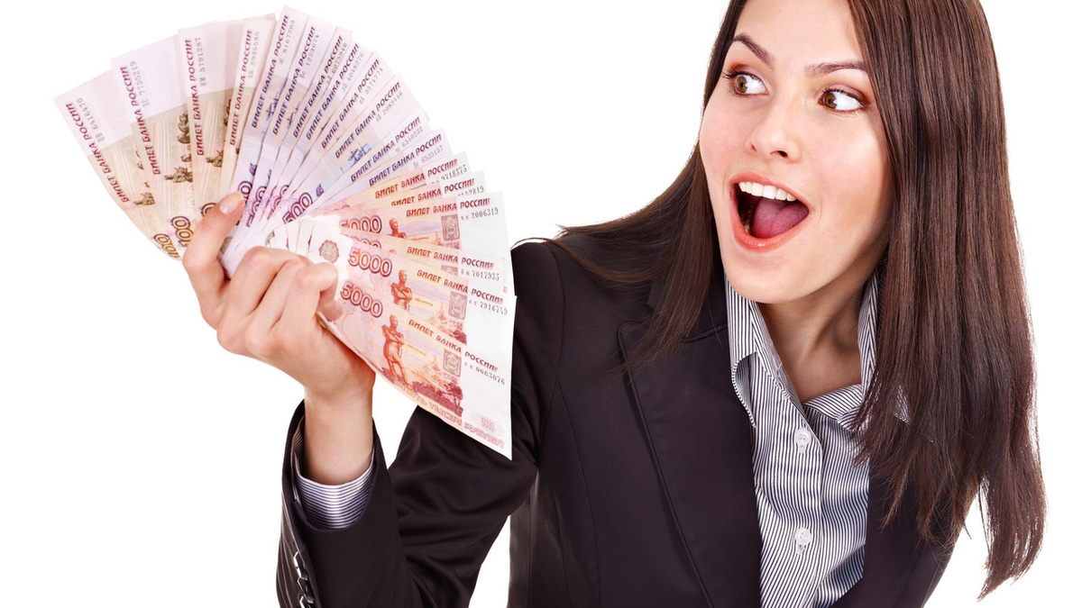 Чиновники отчитались о средней зарплате по России в 150 тыс рублей