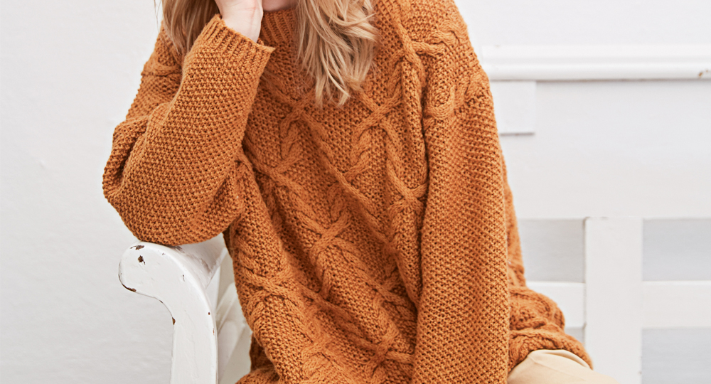 Свитеры для женщин. Современные модели для вязания с описаниями и схемами