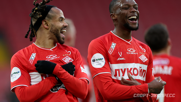 Полузащитники московского "Спартака" Тео Бонгонда и Кристофер Мартинс. Фото из интернета.