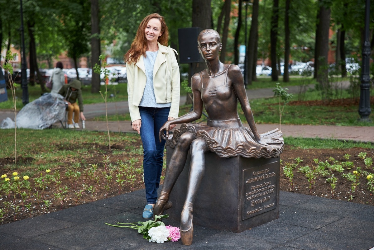 Вдоновительница и скульптура