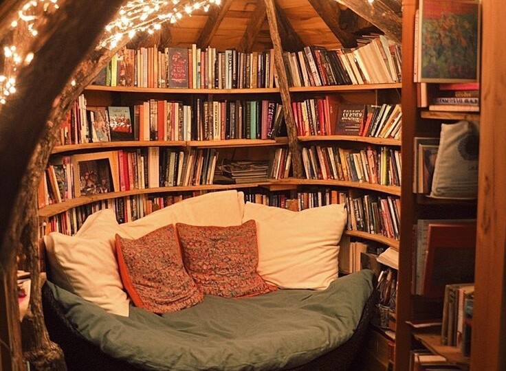 Книги для уютных вечеров: что почитать, пока за окном метель?