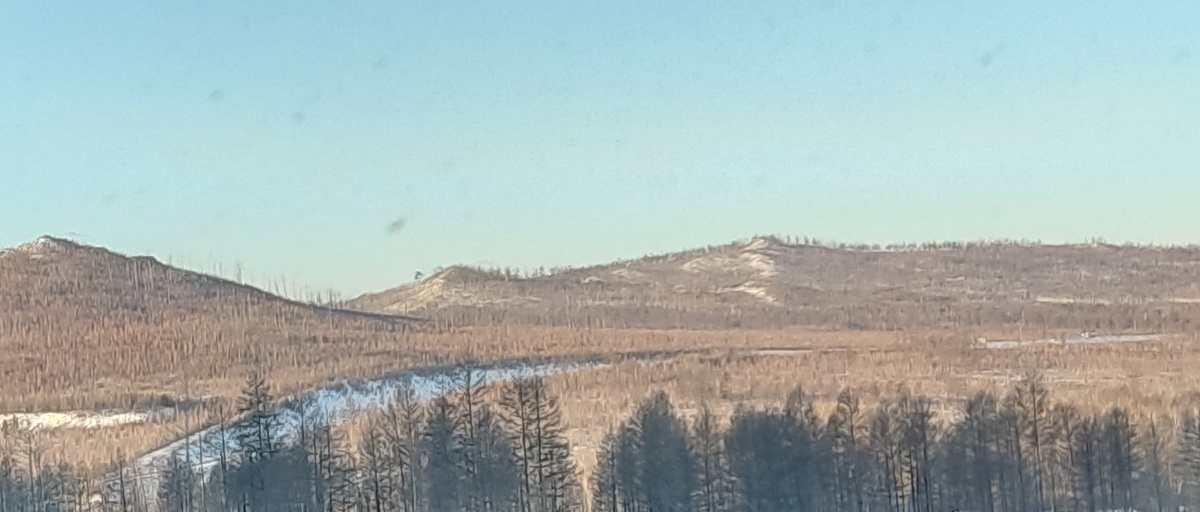 Нет, это не тучки - просто окно надо бы протереть. 