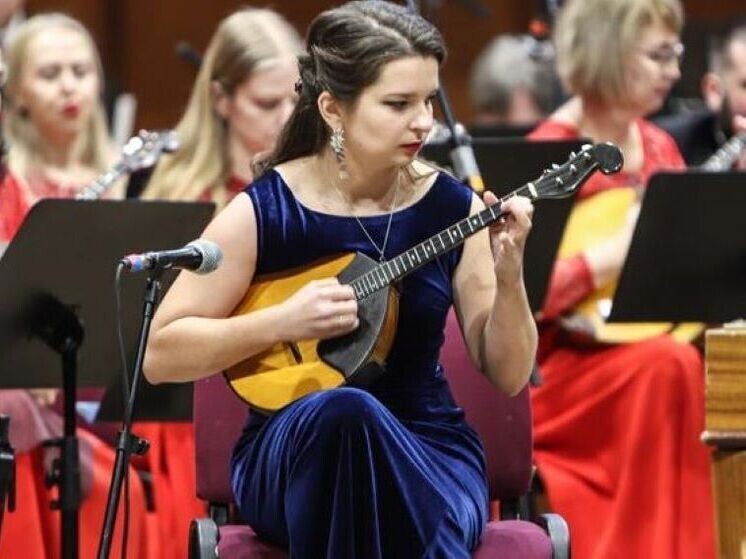     По России с домрой: за что артистка Белгородской филармонии Ольга Арсеньева любит свое дело, Фото: Валерия Шатько/БелПресса (архив)