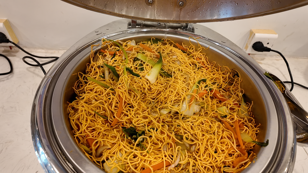 Завтрак шведский стол в отеле Navy Hotel Nha Trang