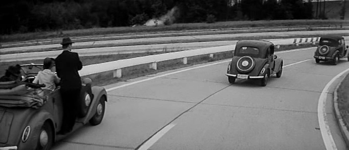 Автомобиль Нины догоняет машину Вайса