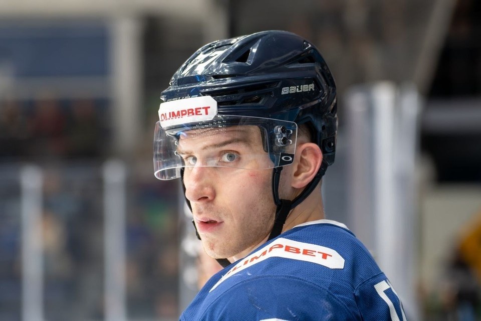    Никита уже подписал контракт с «Бураном» на следующий сезон 2026/2027 с телеграм-канала ХК "Буран".