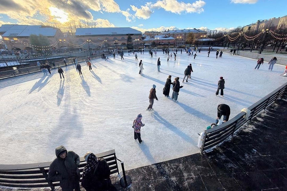    Солнце будет прорываться сквозь упрямые облака. Алексей БУЛАТОВ