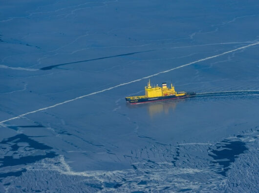 Через Азовское море ледоколы провели 44 судна с конца декабря