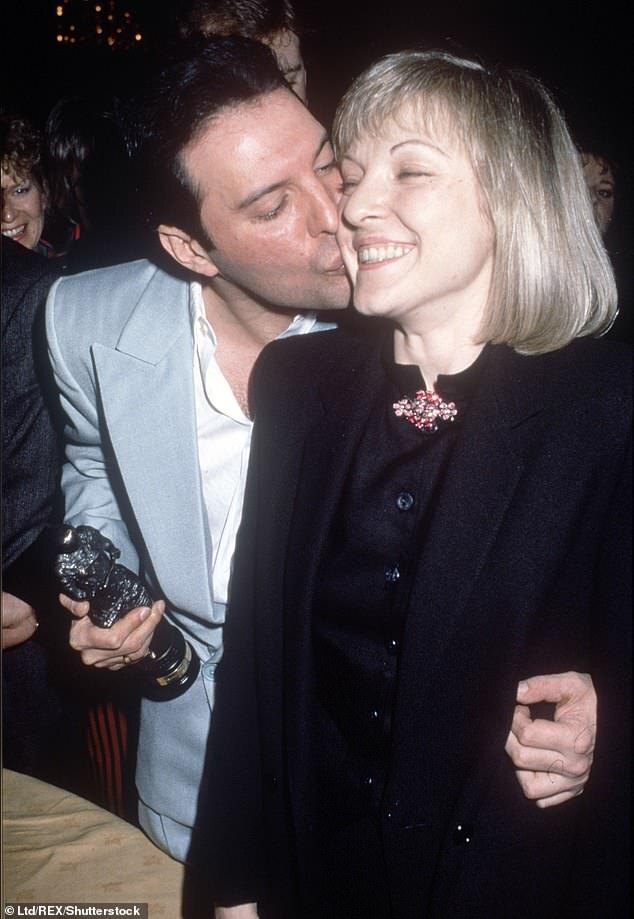 Любовь слепа