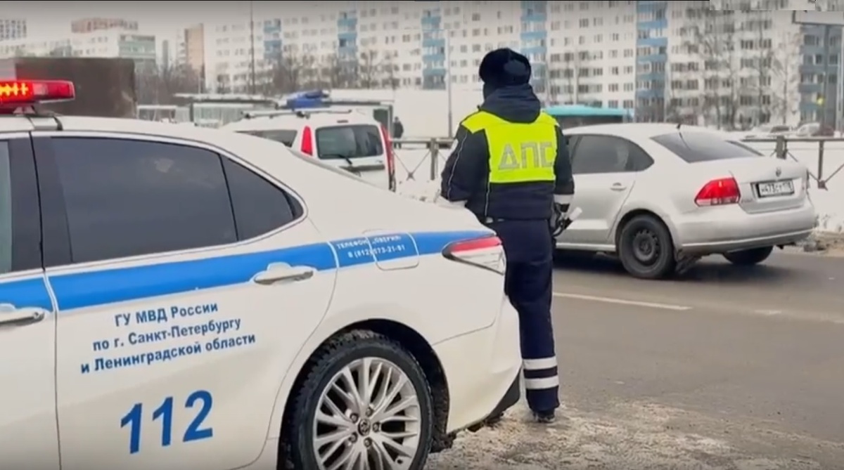 Инспектор ГИБДД хочет выписать штраф за то, что водитель не уступил дорогу пешеходу, как действовать в данной ситуации, чтобы не выписали шт