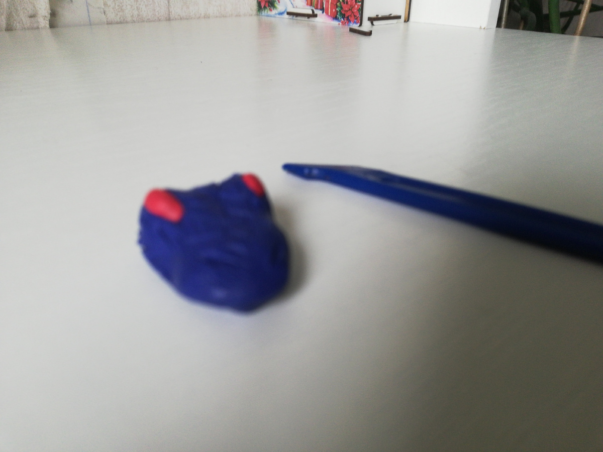 Слепила голову динозавра