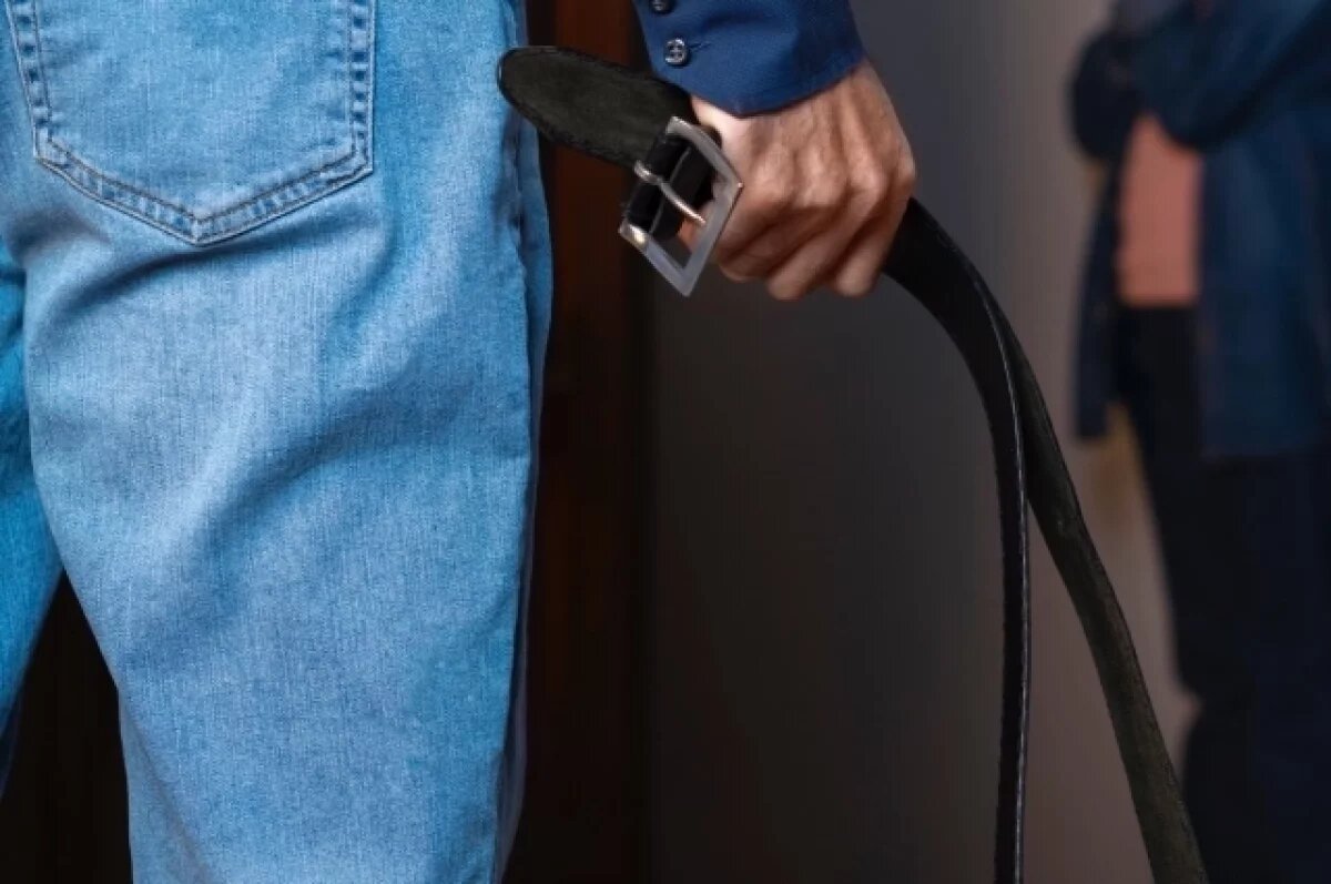    Суд взыскал 15 тысяч рублей с отца, избившего ремнём сына в Пермском крае