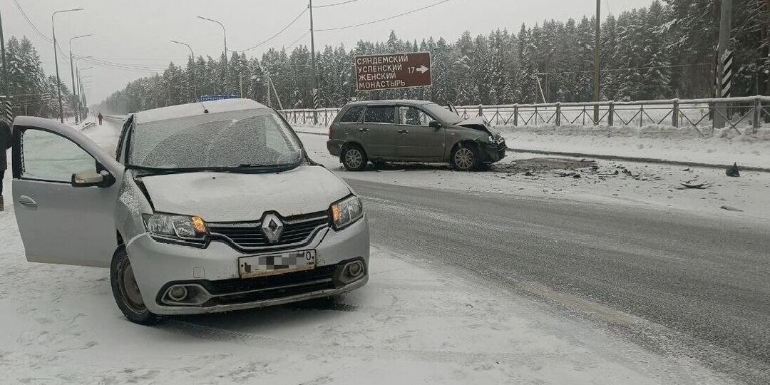 Три человека пострадали в ДТП на трассе в Карелии