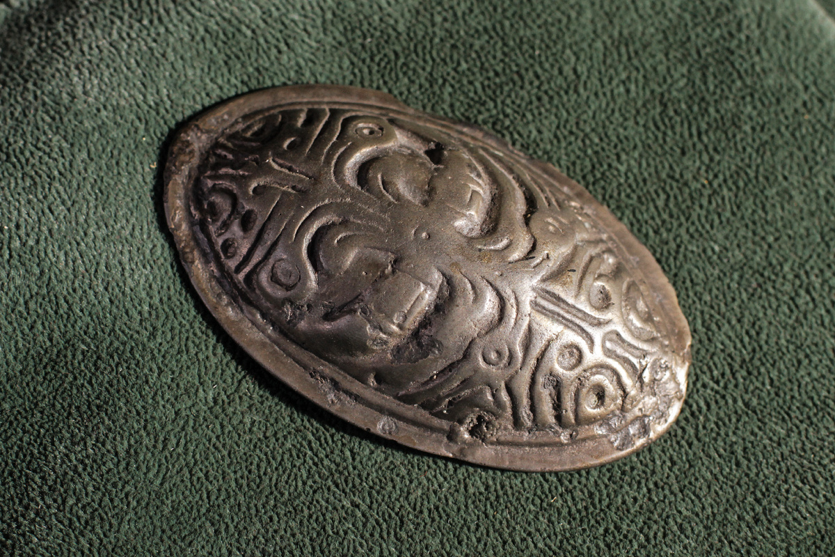 Фибула бронзовая черепаховидная карельского типа XIII в.