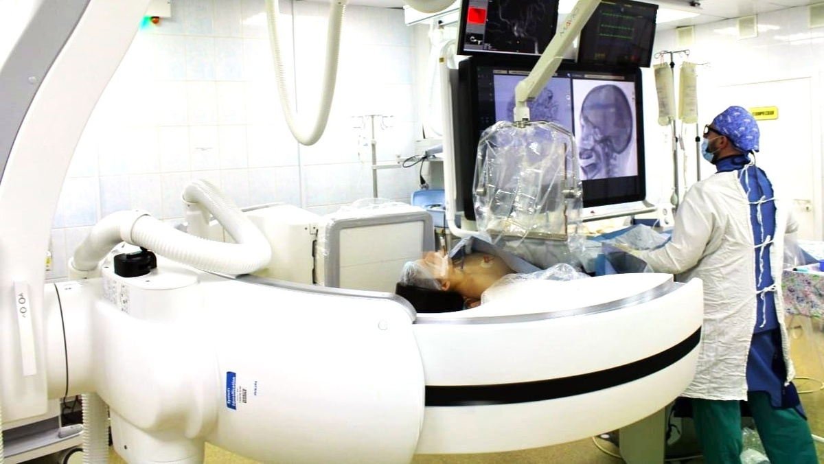    Нейрохирурги Сургута спасли подростка от инсульта