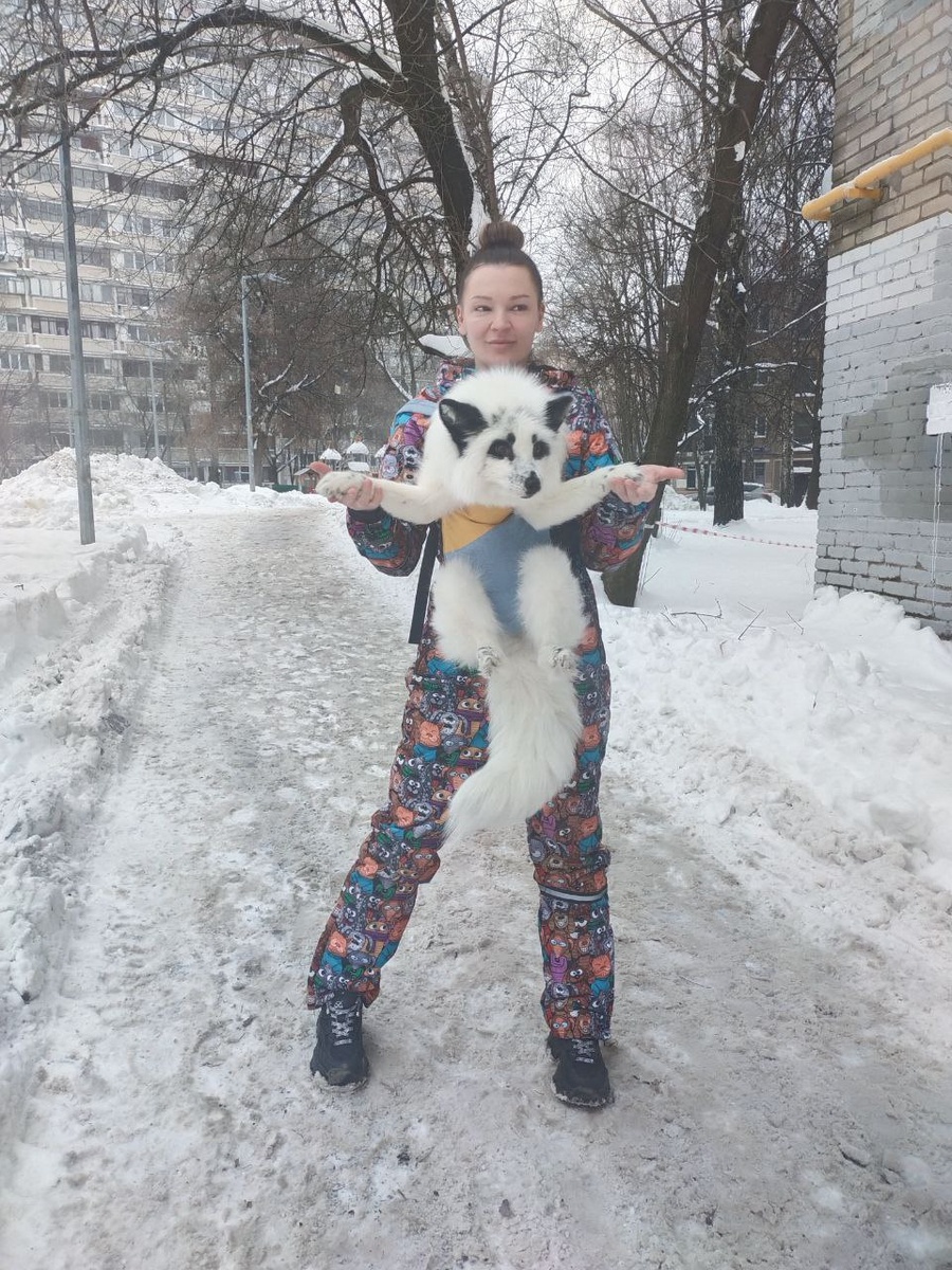 принудительно нагуливаем аппетит возле дома 