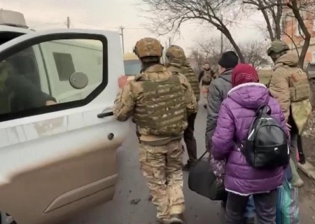    Режим Зеленского всё ещё удерживает в заложниках 12 мирных жителей Курской области, требуя обменять их на военных преступников