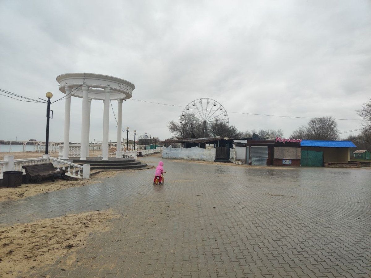 там где песок, доходили волны