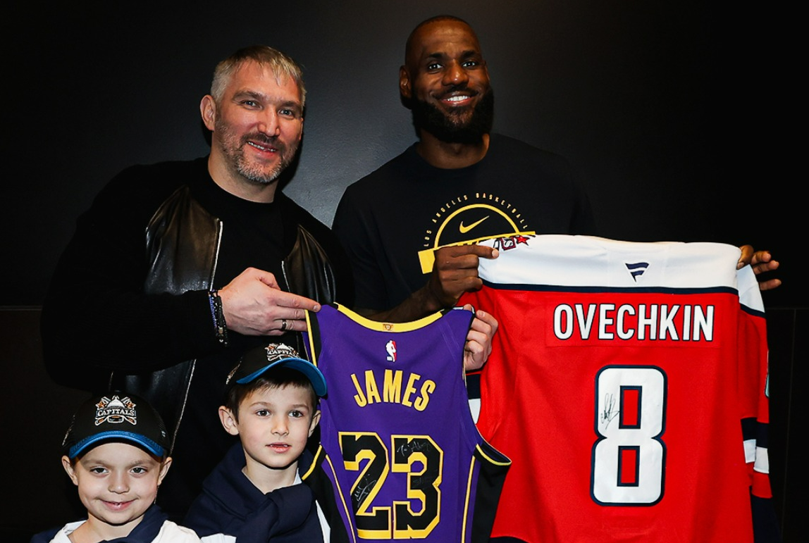 Александр Овечкин с сыновьями и Леброн Джеймс. Фото: соцсети
