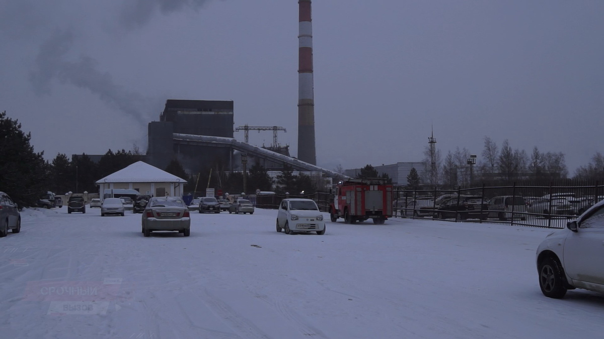 ЗИЛ-4331 на фоне Хабаровской ТЭЦ-3.