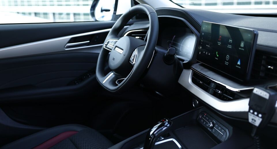    Подмосковным подразделениям ДПС переданы 130 новых патрульных машин / медиасток.рф