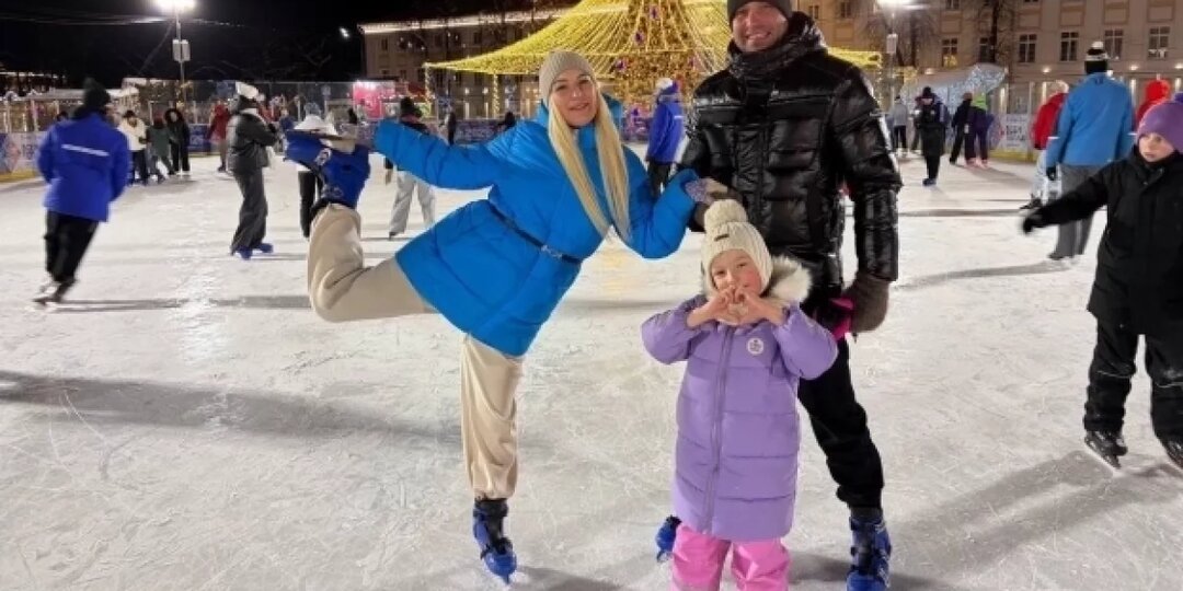 Более 100 семей в Ярославле приняли участие в мастер-классе на катке
