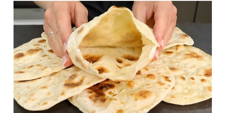 Пита - бездрожжевые пресные лепёшки на воде.