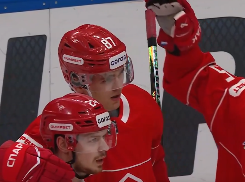 Даниил Гутик.