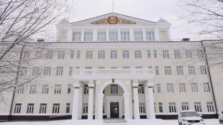 Солнцев встретился с педагогами, школьниками и студентами Орска