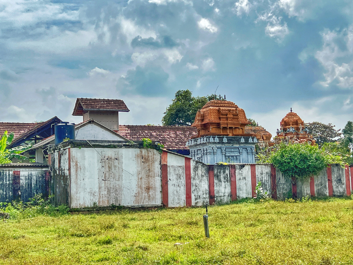 Анурадхапура, Шри-Ланка. Фото автора 