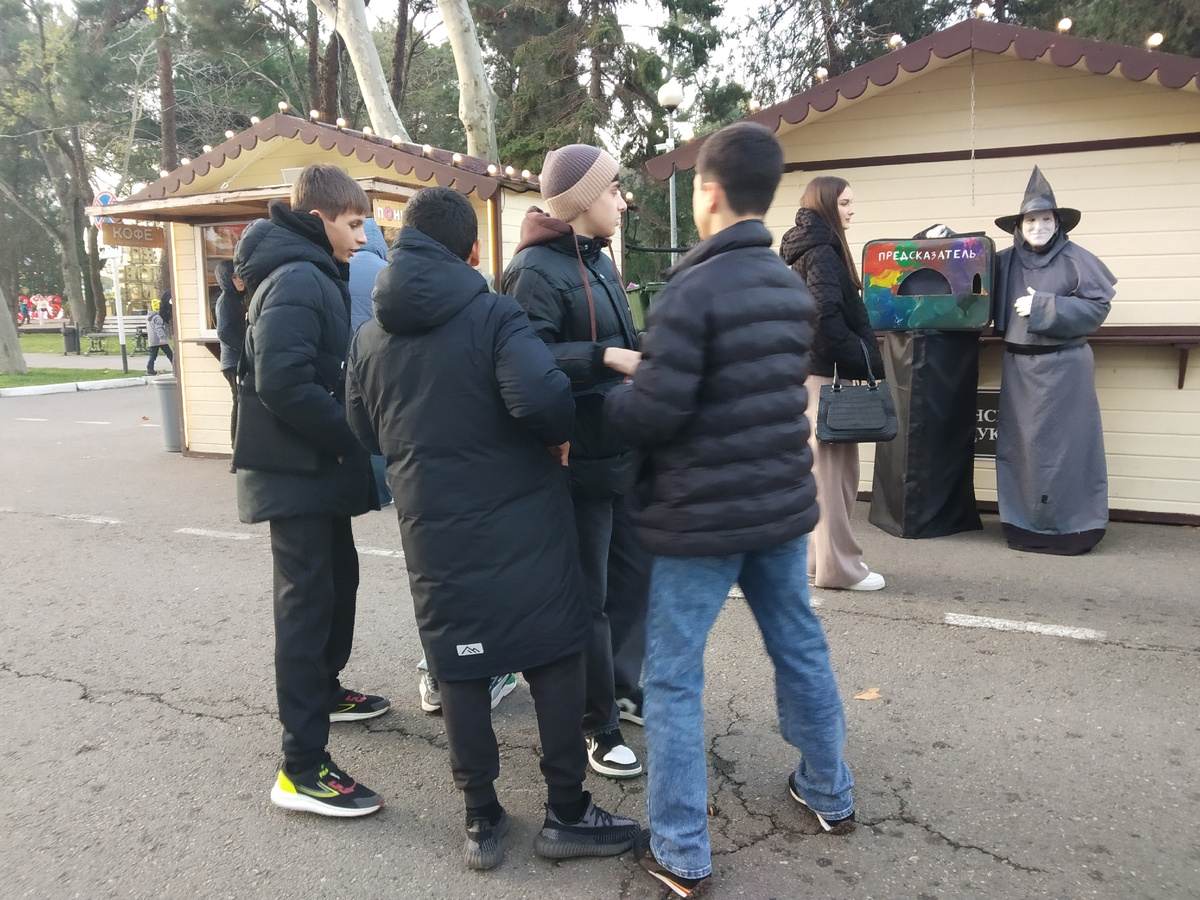 Фото автора публикации (Анапа, ул. Горького, зима 2025\26 г.)