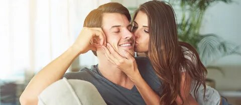 Не цветы в понедельник, а то, что она не просила — но ждала
Она не ждёт от тебя подвигов.
Она ждёт, что ты заметишь: в холодильнике закончилось молоко. И купишь — без напоминания.
Это и есть любовь в 2026 году.