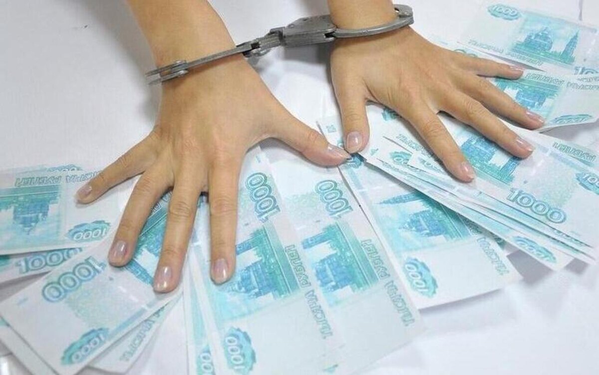    Мошенники пытались похитить у пенсионерки в Ижевске более 850 тысяч рублей