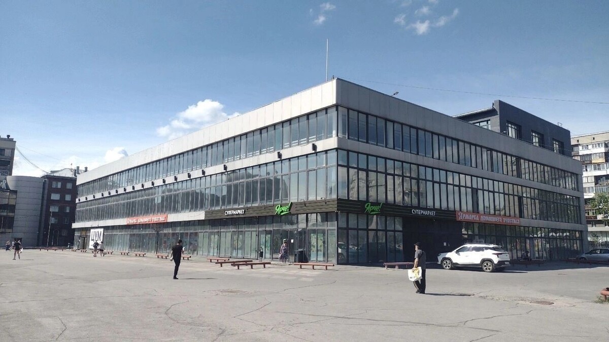    В 2023 году убрали даже надпись на фасаде   Юрий Фомиченко / atas.info